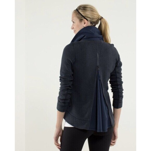 Lululemon Size 6? Small Inkwell Navy Blue En Route Jacket Full Zip - Picture 2 of 12